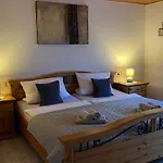Semesterbostad Zum Rosenhuegel By Interhome *